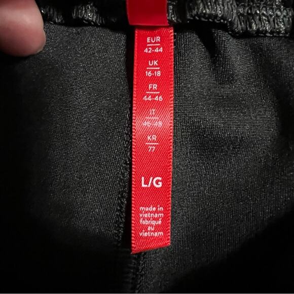 SPANX Black Faux Leather Jogger Pants Size Large - Picture 6 of 8